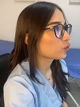 Sweet Milaa1 online show from May 9, 4:23 pm