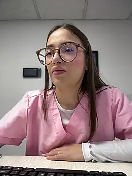 Sweet Milaa1 online show from June 18, 6:23 pm