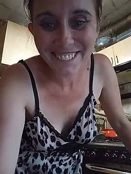 Snapshot of MerelinMILf2 chatting on June 17, 3:13 pm MerelinMILf2 online show from June 17, 3:13 pm