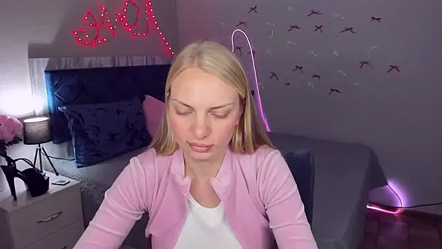 NancyGlamour online show from May 28, 10:34 am