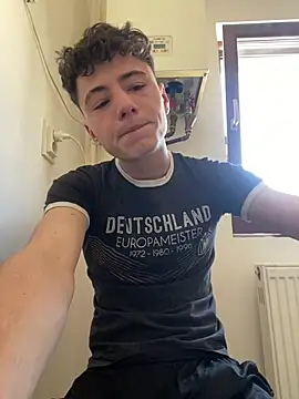 denysio89 online show from May 4, 7:48 am