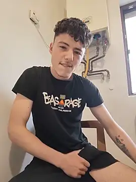 denysio89 online show from June 2, 6:48 am