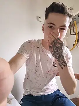denysio89 online show from June 6, 8:19 am