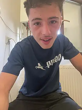 denysio89 online show from July 2, 6:08 am