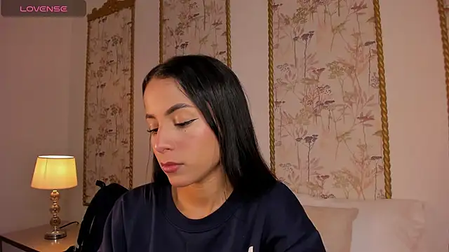 sara castro24  online show from July 18, 8:01 pm