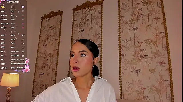sara castro24  online show from July 29, 8:51 pm