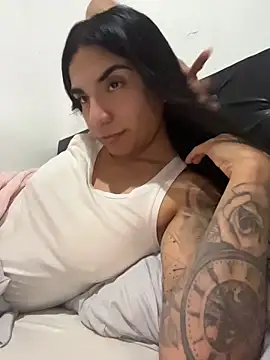 Snapshot of InesD_Arcy chatting on June 4, 12:05 am InesD Arcy online show from June 4, 12:05 am