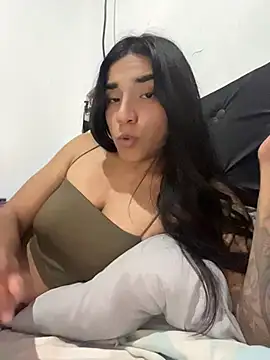 Snapshot of InesD_Arcy chatting on June 5, 2:07 am InesD Arcy online show from June 5, 2:07 am