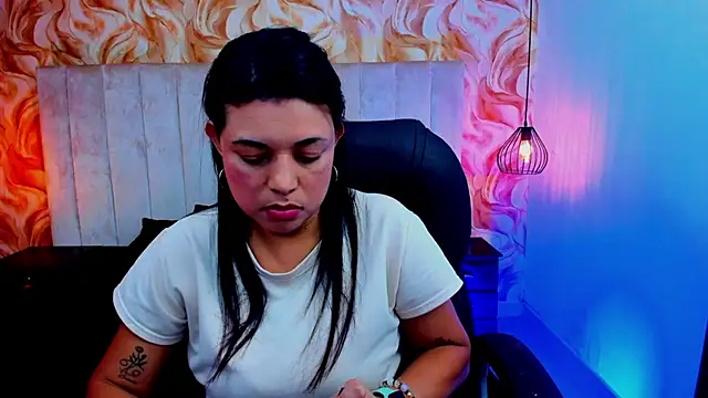 Snapshot of ChloeSmith9 chatting on July 27, 7:10 pm ChloeSmith9 online show from July 27, 7:10 pm