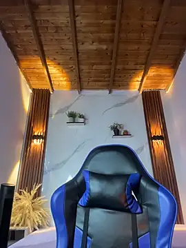 Snapshot of catalina_lafer chatting on June 12, 1:54 pm catalina lafer online show from June 12, 1:54 pm