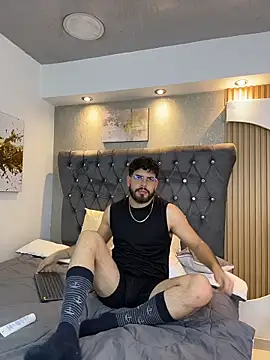 Snapshot of DomBoy_ chatting on May 13, 8:27 pm DomBoy online show from May 13, 8:27 pm