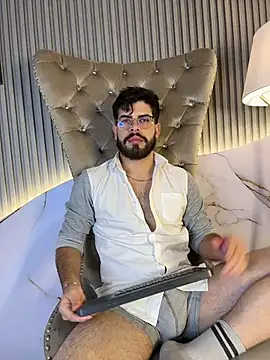 Snapshot of DomBoy_ chatting on May 16, 7:34 pm DomBoy online show from May 16, 7:34 pm