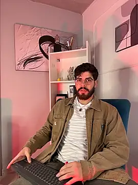 Snapshot of DomBoy_ chatting on May 25, 8:04 pm DomBoy online show from May 25, 8:04 pm