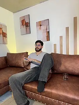 Snapshot of DomBoy_ chatting on May 28, 8:17 pm DomBoy online show from May 28, 8:17 pm