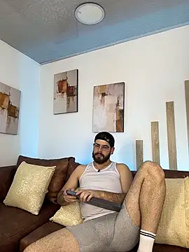 Snapshot of DomBoy_ chatting on June 2, 8:33 pm DomBoy online show from June 2, 8:33 pm