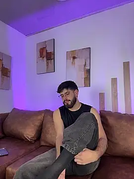 Snapshot of DomBoy_ chatting on June 11, 7:56 pm DomBoy online show from June 11, 7:56 pm