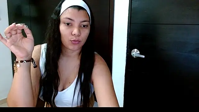 KarlaLoving online show from June 6, 5:50 pm