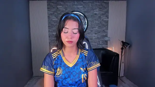 gemma 19  online show from May 13, 9:22 pm