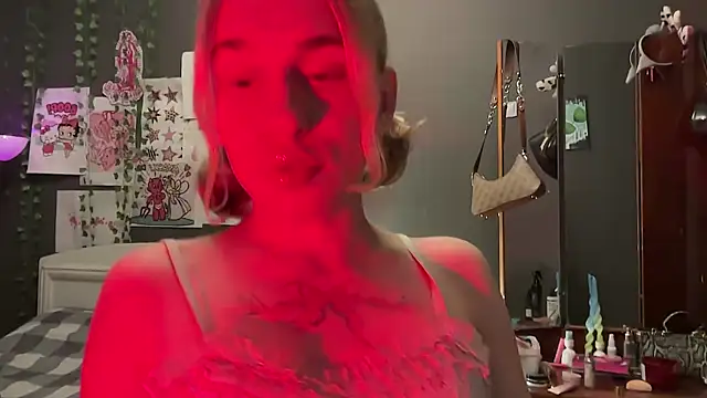 Miss Amy00 online show from July 17, 10:25 pm