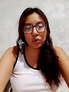 Snapshot of Grace_Moon04 chatting on June 17, 8:39 am Grace Moon04 online show from June 17, 8:39 am