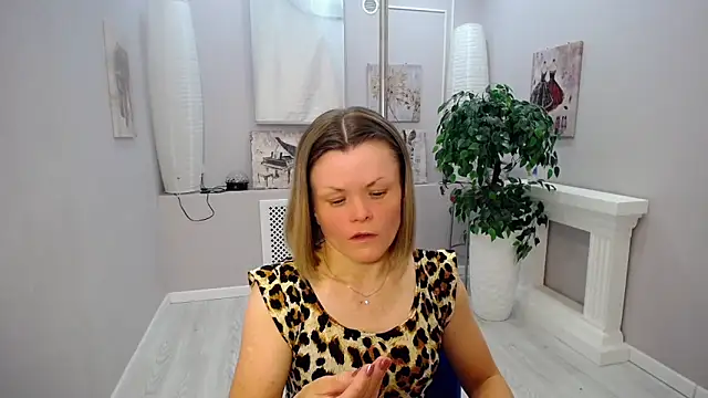 Snapshot of wild_temptation_ chatting on May 29, 6:11 am wild temptation online show from May 29, 6:11 am