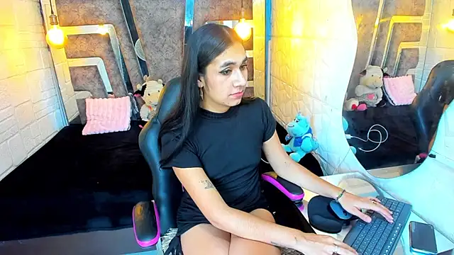 MahiaraHot online show from July 31, 1:32 pm