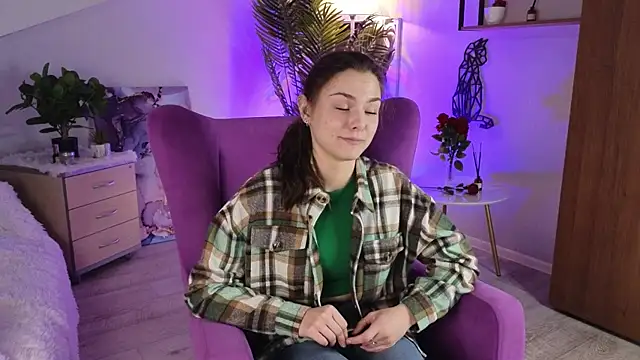 YoshikoLacourse online show from April 30, 12:44 pm