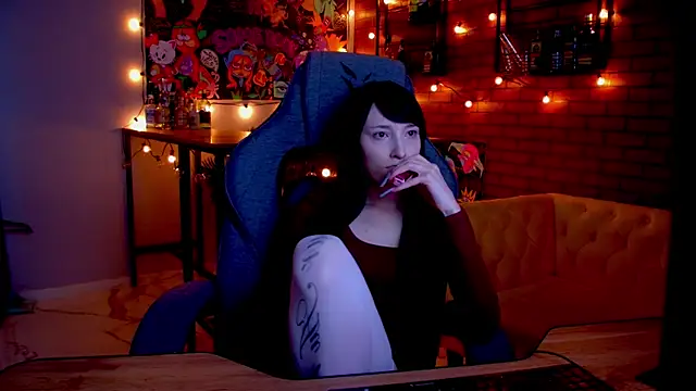 Snapshot of SeraphineSparda chatting on May 21, 11:50 am SeraphineSparda online show from May 21, 11:50 am