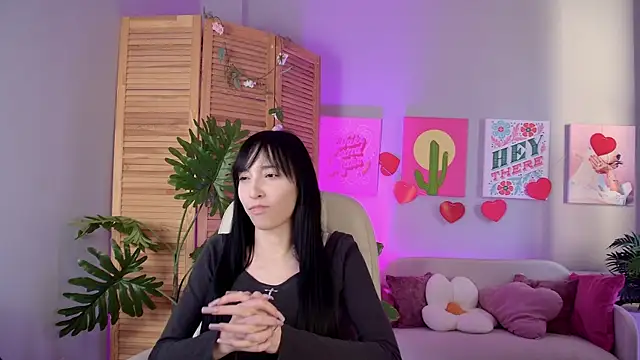 Snapshot of SeraphineSparda chatting on June 4, 11:38 am SeraphineSparda online show from June 4, 11:38 am