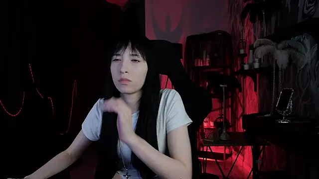 Snapshot of SeraphineSparda chatting on June 13, 12:03 pm SeraphineSparda online show from June 13, 12:03 pm