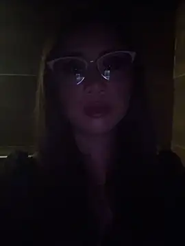 Snapshot of kittycat4810 chatting on May 29, 4:32 am kittycat4810 online show from May 29, 4:32 am