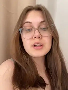 Snapshot of ecpochmak chatting on May 14, 1:29 pm ecpochmak online show from May 14, 1:29 pm