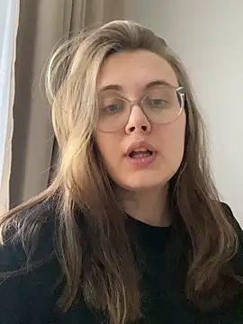 Snapshot of ecpochmak chatting on May 16, 9:39 am ecpochmak online show from May 16, 9:39 am