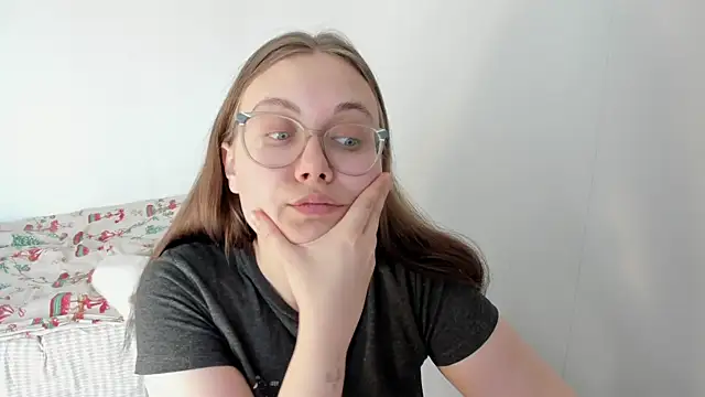 Snapshot of ecpochmak chatting on June 5, 12:22 pm ecpochmak online show from June 5, 12:22 pm