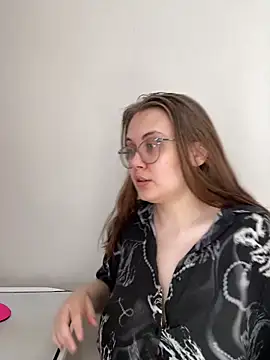 Snapshot of ecpochmak chatting on June 8, 1:11 pm ecpochmak online show from June 8, 1:11 pm