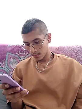 Snapshot of Lil_black009 chatting on May 6, 6:57 pm Lil black009 online show from May 6, 6:57 pm
