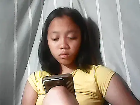 Snapshot of Yours_AsianPinayGirl18 chatting on June 5, 10:04 pm Yours AsianPinayGirl18 online show from June 5, 10:04 pm