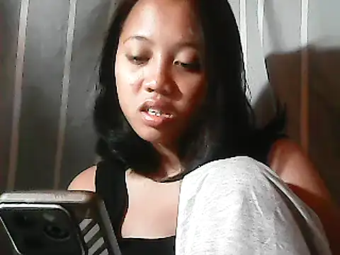 Snapshot of Yours_AsianPinayGirl18 chatting on June 15, 11:18 pm Yours AsianPinayGirl18 online show from June 15, 11:18 pm