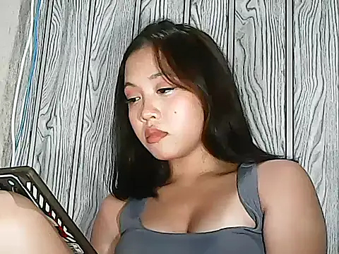 Yours AsianPinayGirl18 online show from July 31, 10:36 am