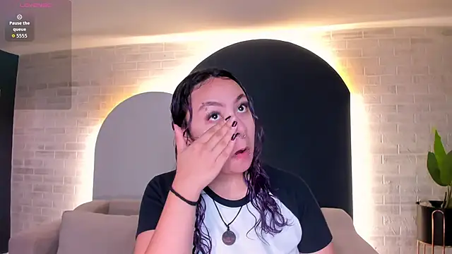 Snapshot of LoiseHarper chatting on June 12, 3:27 am LoiseHarper online show from June 12, 3:27 am