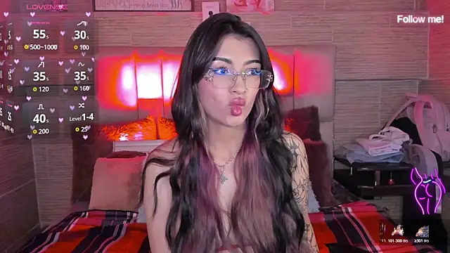 mia smoke  online show from July 30, 10:09 pm