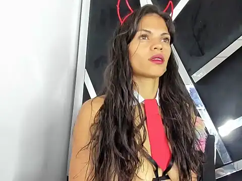 cristalxht online show from July 30, 8:30 pm
