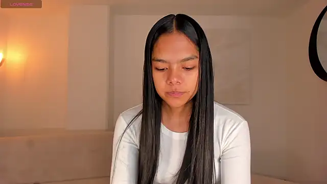 Snapshot of SaphiraJames chatting on June 25, 1:49 am SaphiraJames online show from June 25, 1:49 am