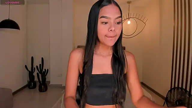 Snapshot of SaphiraJames chatting on July 2, 3:23 am SaphiraJames online show from July 2, 3:23 am