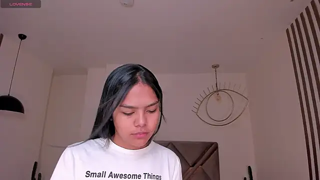 Snapshot of SaphiraJames chatting on July 9, 1:31 am SaphiraJames online show from July 9, 1:31 am