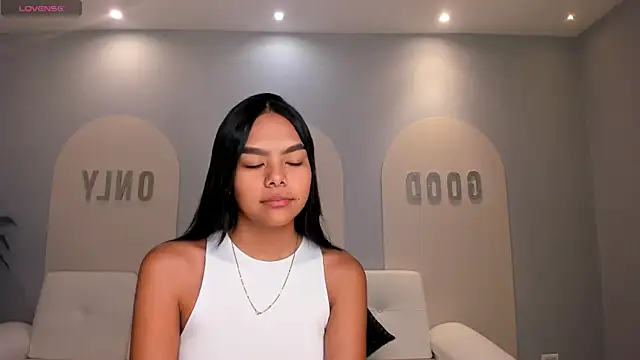 Snapshot of SaphiraJames chatting on July 10, 2:16 am SaphiraJames online show from July 10, 2:16 am