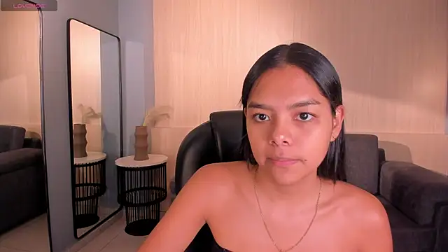 Snapshot of SaphiraJames chatting on July 11, 1:41 am SaphiraJames online show from July 11, 1:41 am