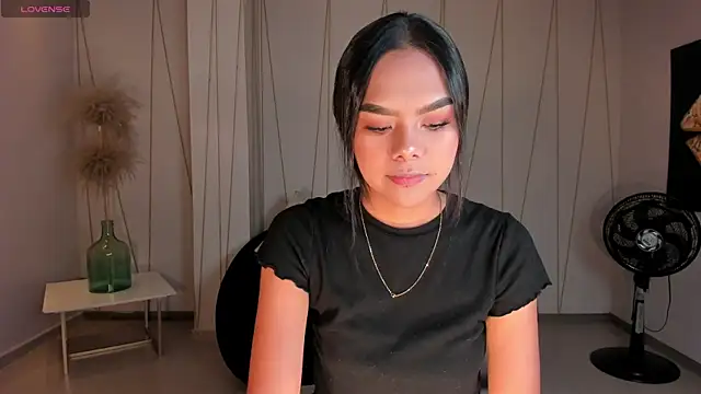 Snapshot of SaphiraJames chatting on July 16, 3:01 am SaphiraJames online show from July 16, 3:01 am
