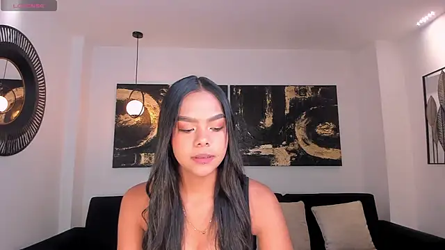 Snapshot of SaphiraJames chatting on July 17, 2:51 am SaphiraJames online show from July 17, 2:51 am