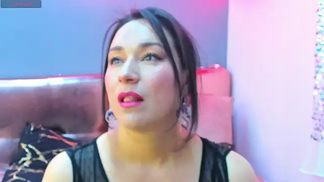 Elizabeth bennett online show from June 4, 9:37 am